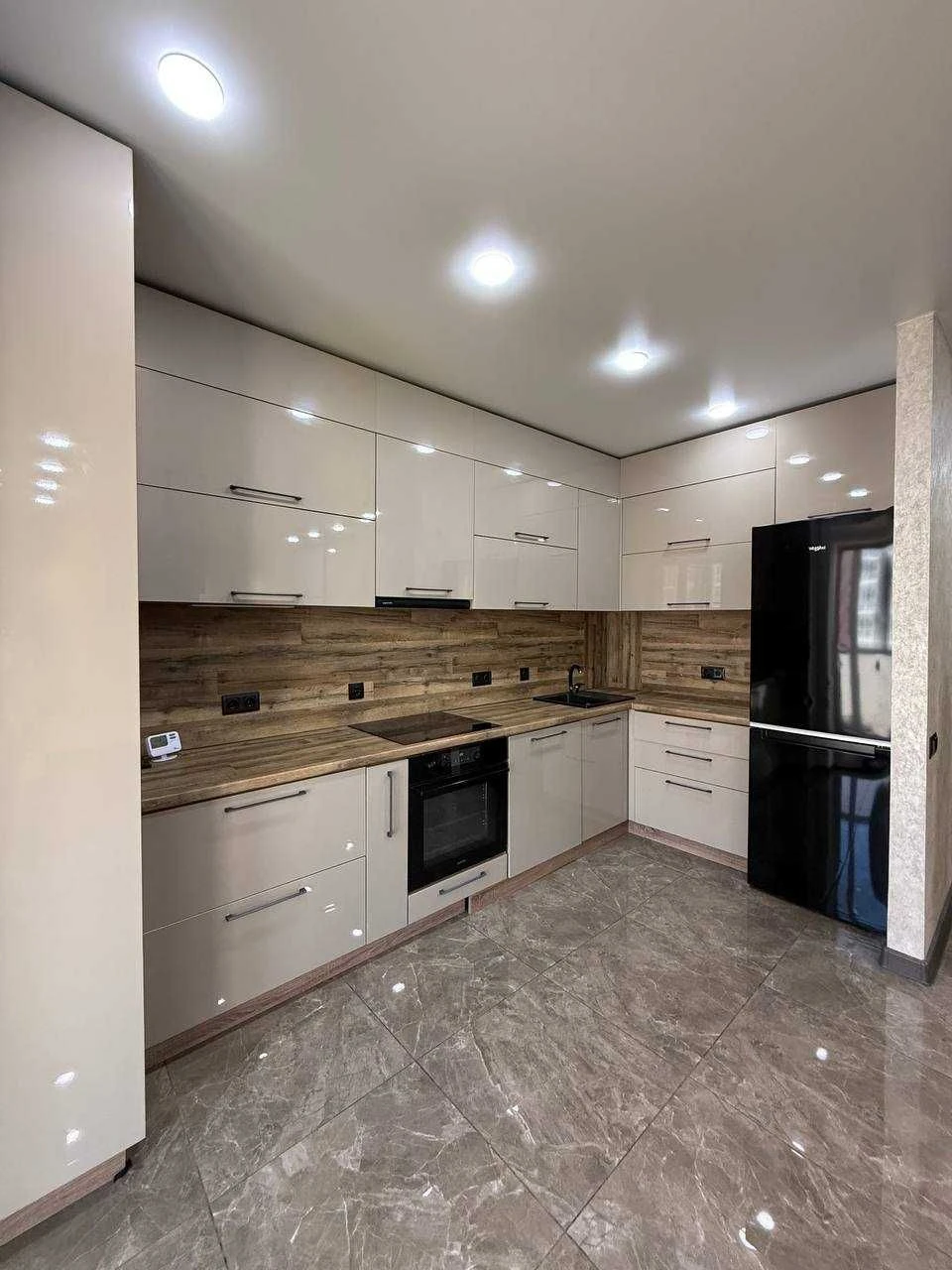Sale of a modern 1-bedroom apartment in the Grekiv Les residential complex