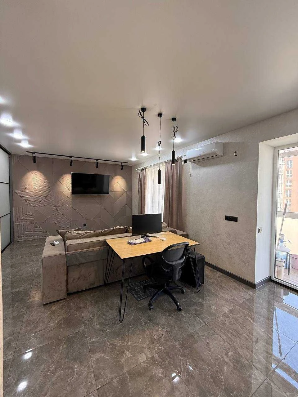 Sale of a modern 1-bedroom apartment in the Grekiv Les residential complex