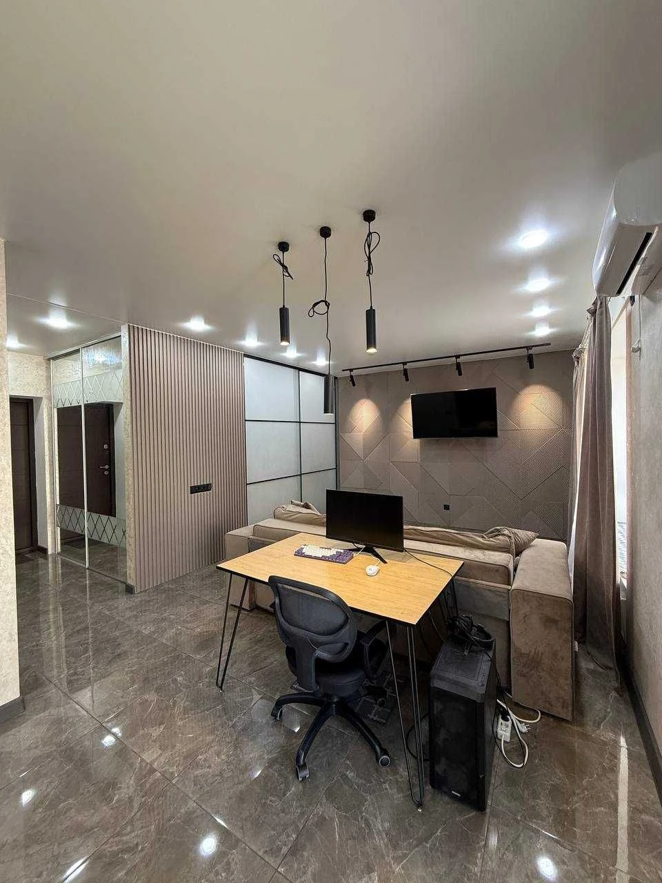 Sale of a modern 1-bedroom apartment in the Grekiv Les residential complex