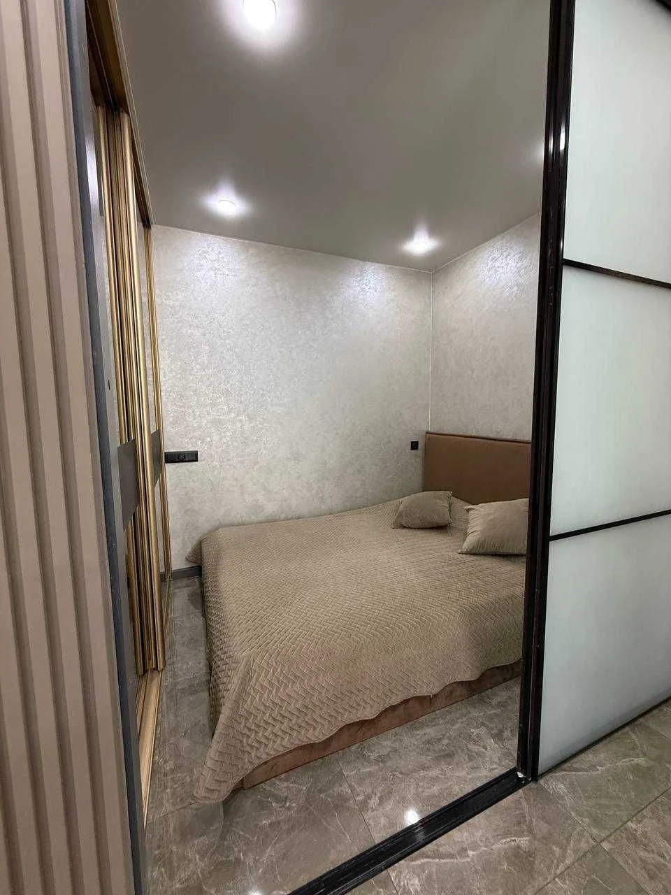 Sale of a modern 1-bedroom apartment in the Grekiv Les residential complex