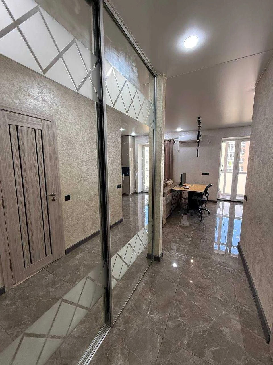 Sale of a modern 1-bedroom apartment in the Grekiv Les residential complex