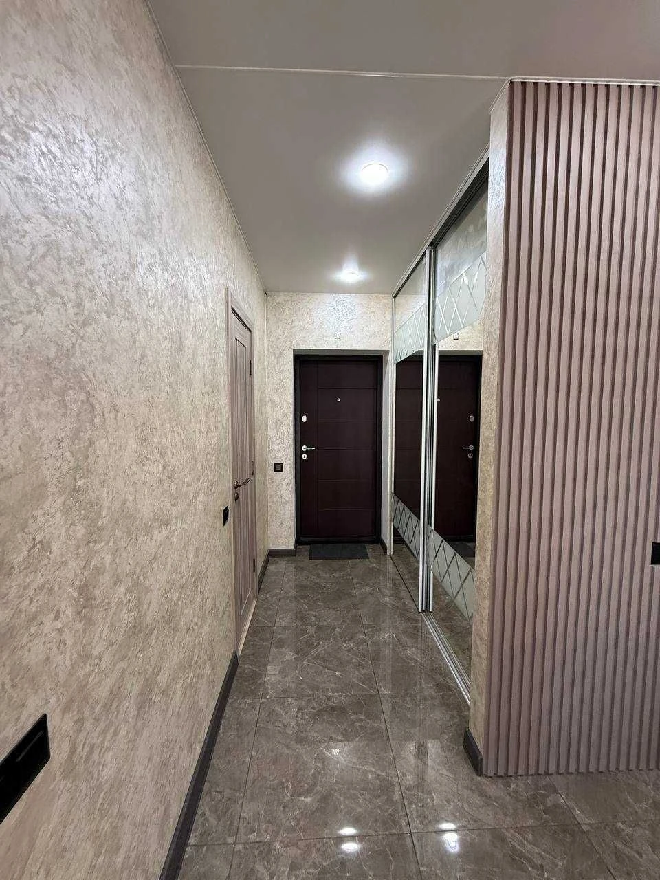 Sale of a modern 1-bedroom apartment in the Grekiv Les residential complex