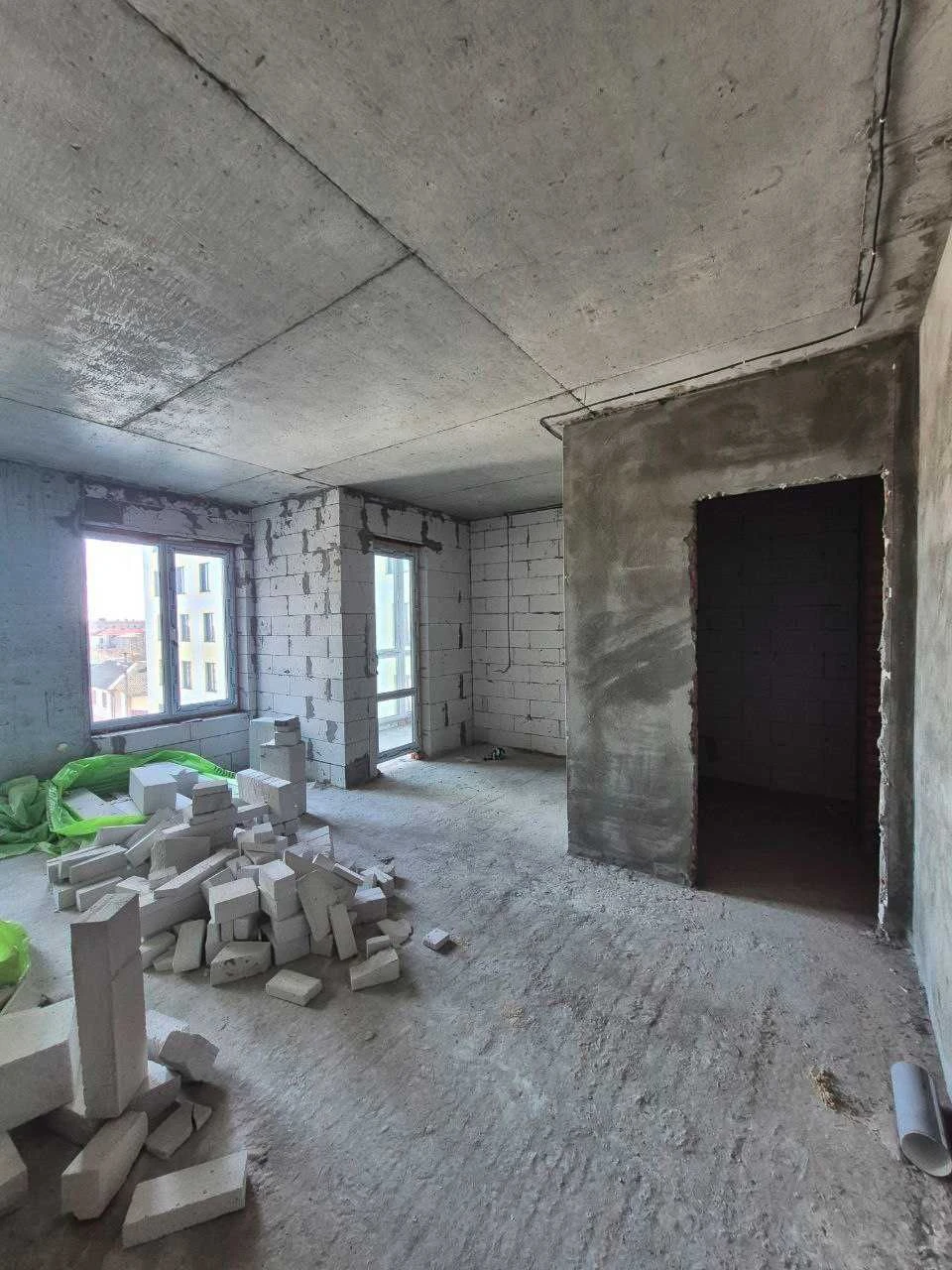 Sale of a spacious apartment - an ideal option for living or