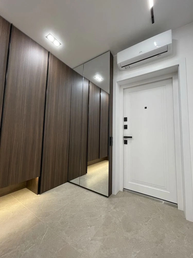 One-Bedroom Apartment, New Building, City Center