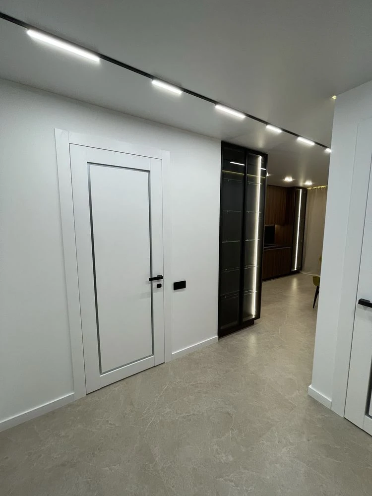 One-Bedroom Apartment, New Building, City Center