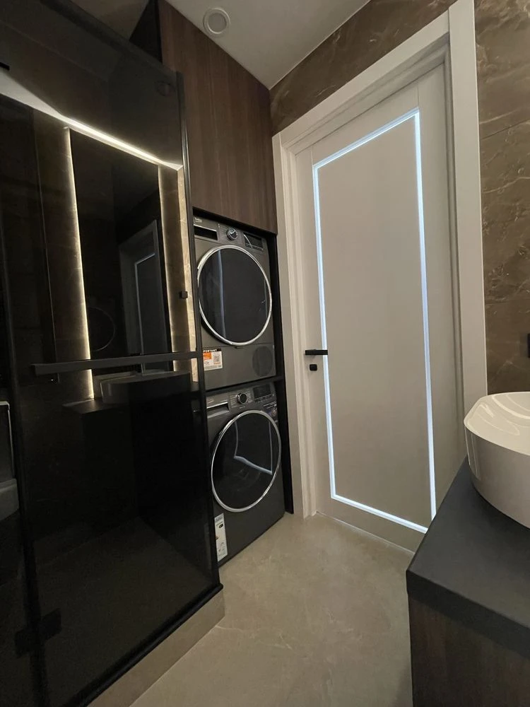 One-Bedroom Apartment, New Building, City Center