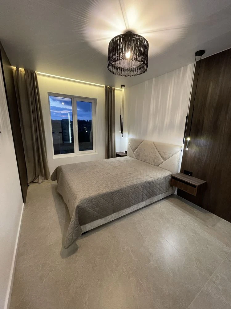 One-Bedroom Apartment, New Building, City Center