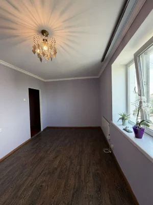 Продаж 2-кімнатної квартири по вул. Теплична