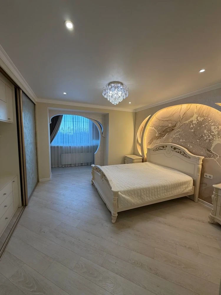 Продається простора квартира — 87 м²