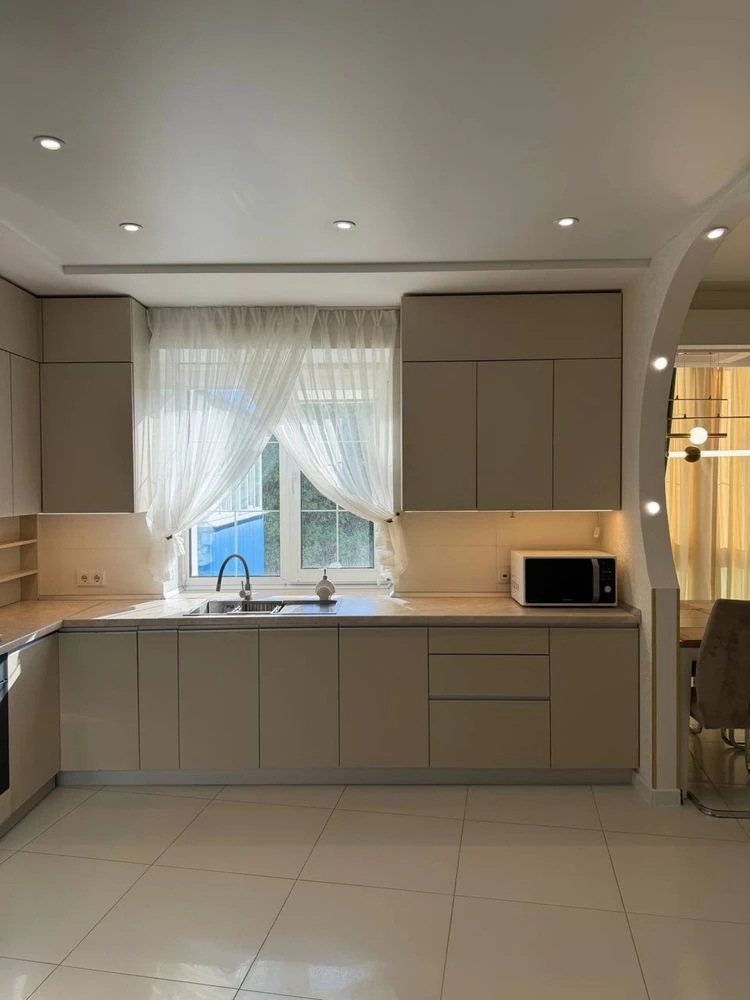 Продається простора квартира — 87 м²