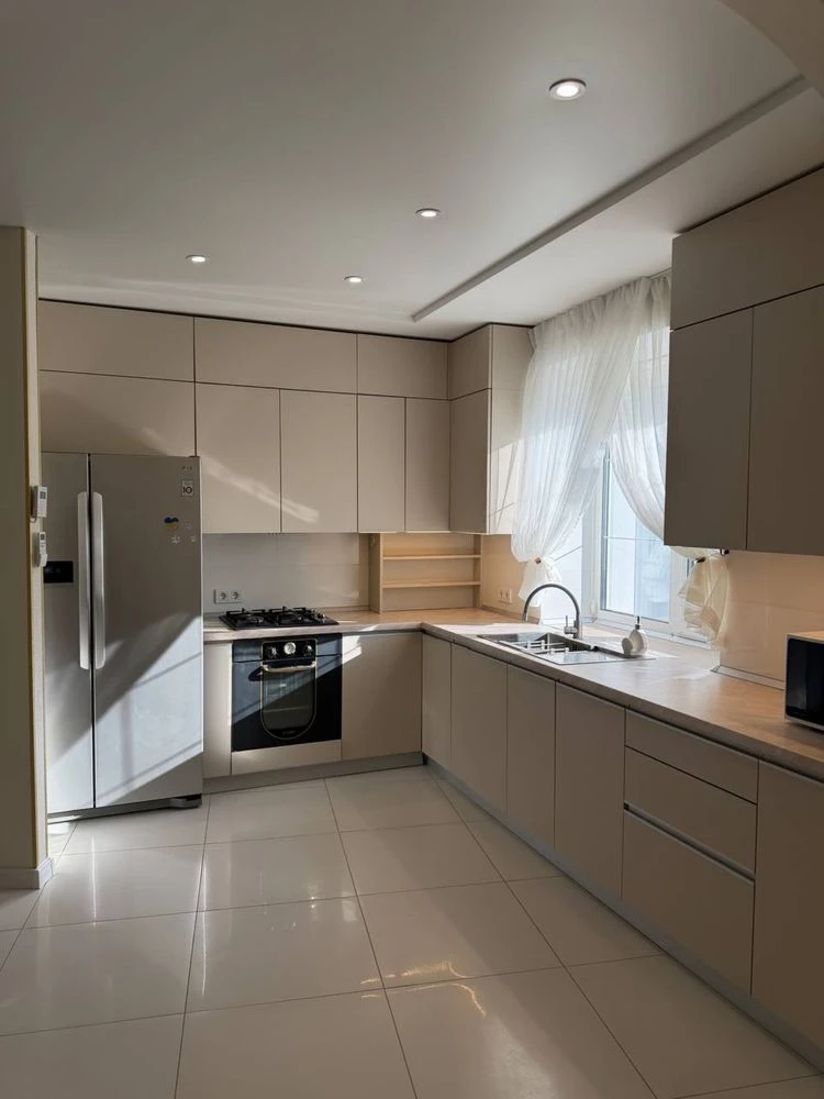 Продається простора квартира — 87 м²