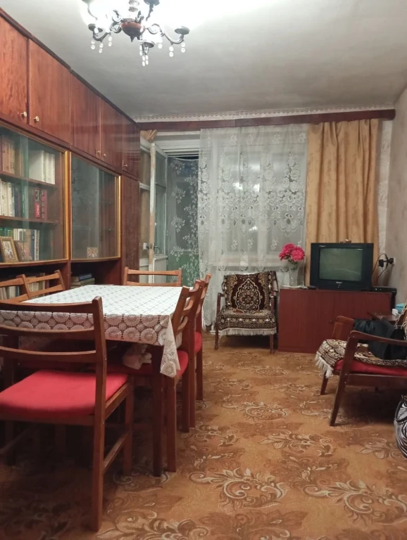 Продам 3-кімнатну квартиру у центрі міста Шпола