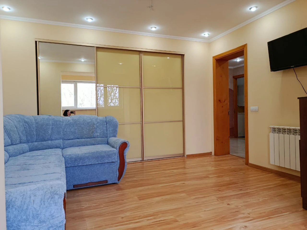 Sale of 2-bedroom apartment with a garage of 30m2 in the city of Kitsman