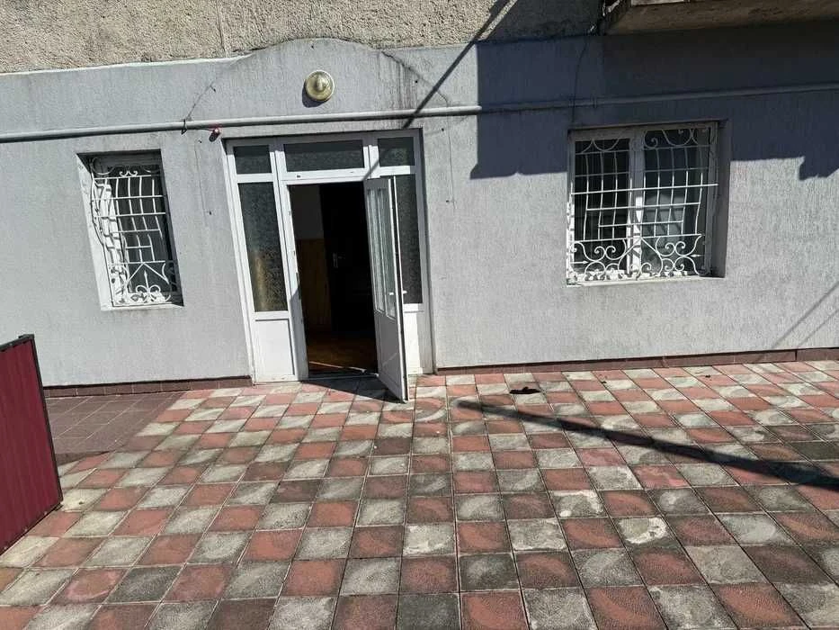 Продається нерухомість (квартира з власною терасою)