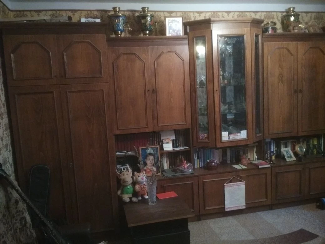 Продам 3-кімнатну  чешку, 2-й поверх!! м. Хотин Чернівецької