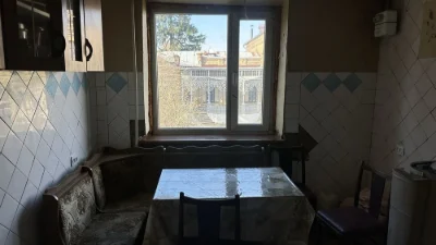 Продам квартиру з ділянкою і гаражем Бобровиця