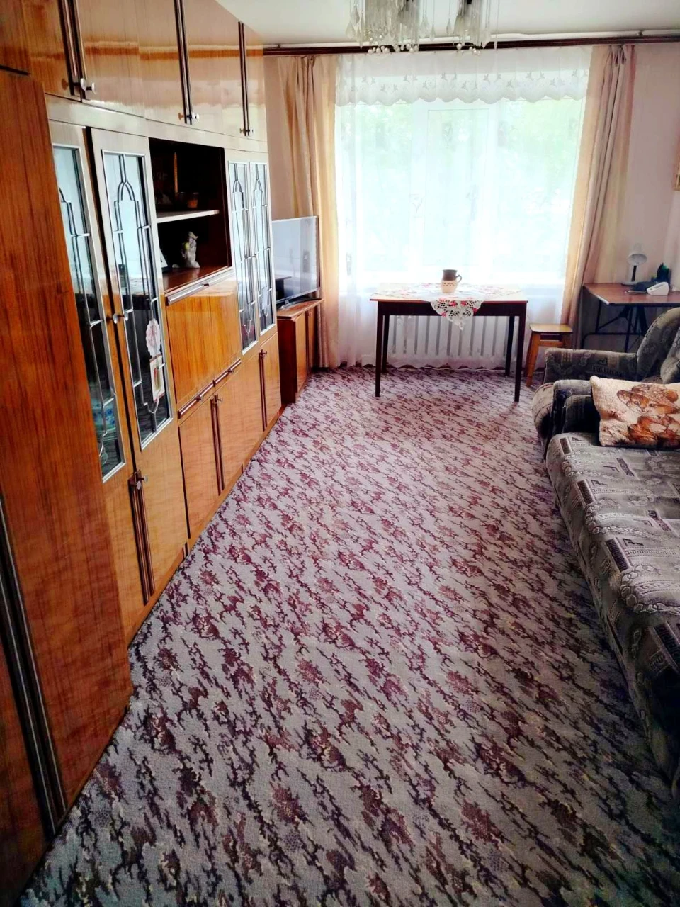 Продам 2-кімн. квартиру з меблями та технікою в с. Ядути.