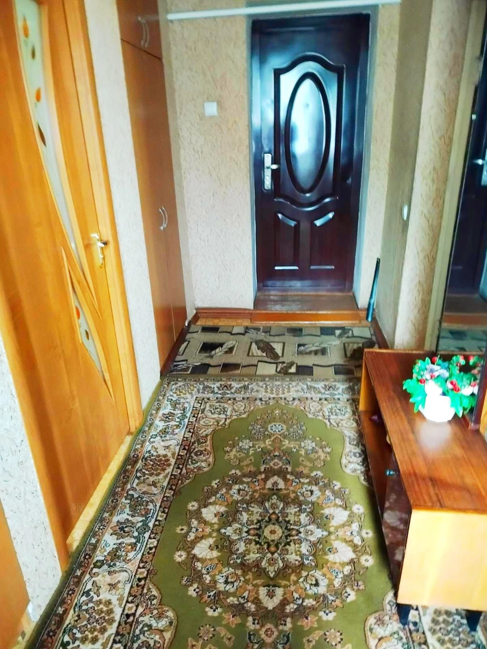 Продам 2-кімн. квартиру з меблями та технікою в с. Ядути.