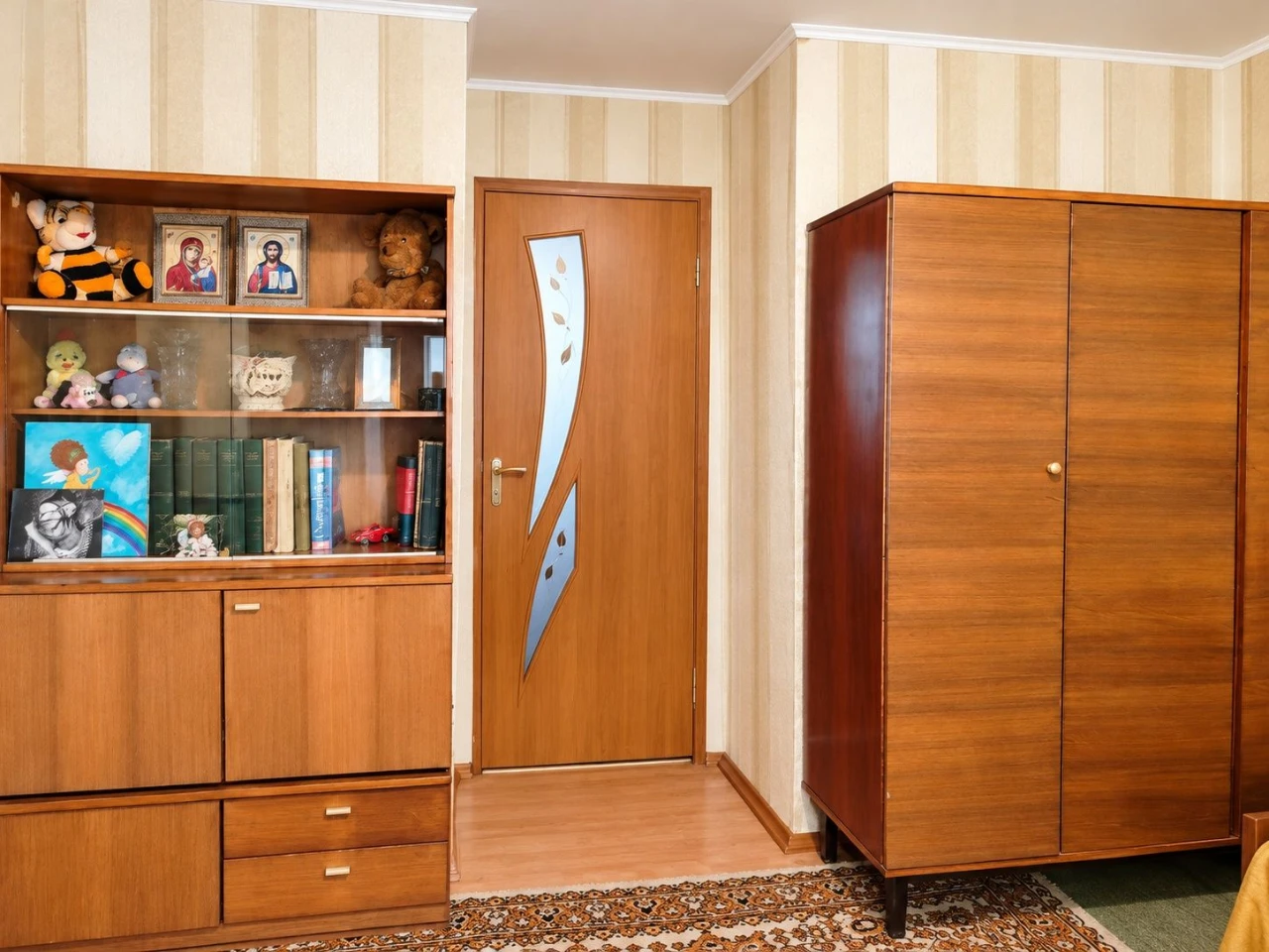 Продам 2-кімн. квартиру з меблями та технікою в с. Ядути.