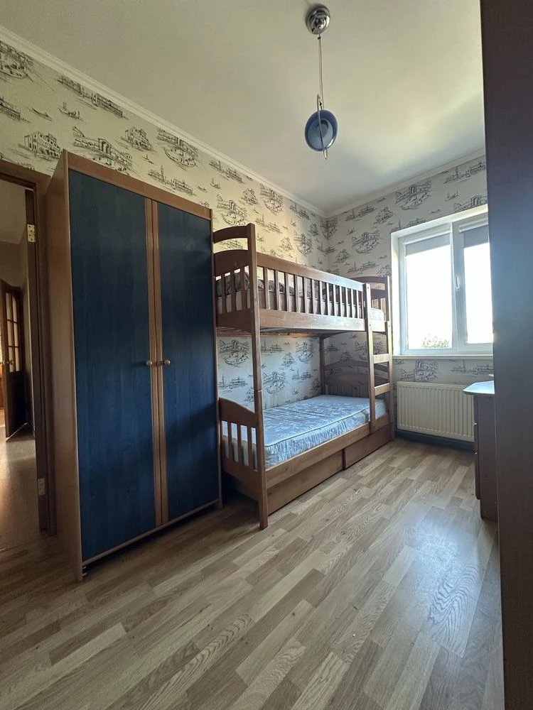 Продаж 3-к квартири з окремим входом в центрі Ічні