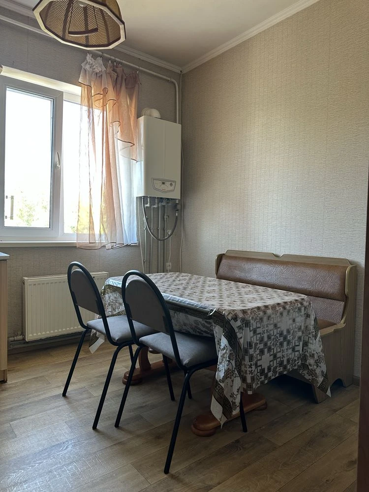 Продаж 3-к квартири з окремим входом в центрі Ічні