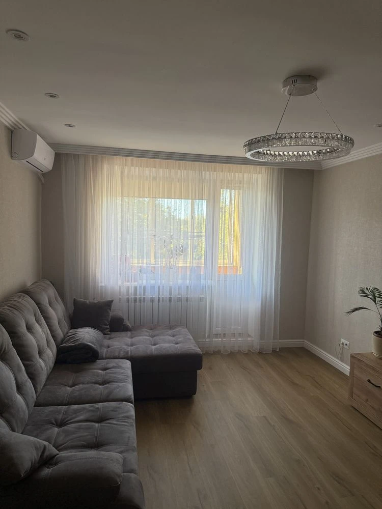 For Sale 4-room apartment in the city center