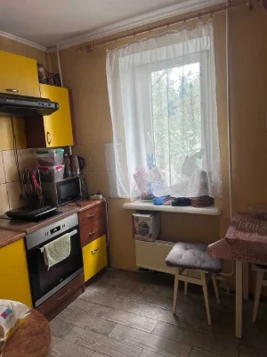 Продаж двокімнатної квартири м. Корюківка 48 кв.м. центр