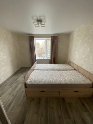 Продам квартиру 2-х кімнатну