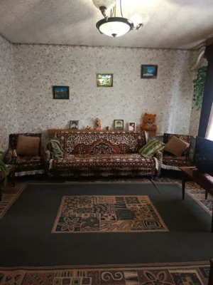 Продаж квартири 68 м² із зем. ділянкою  в Мені
