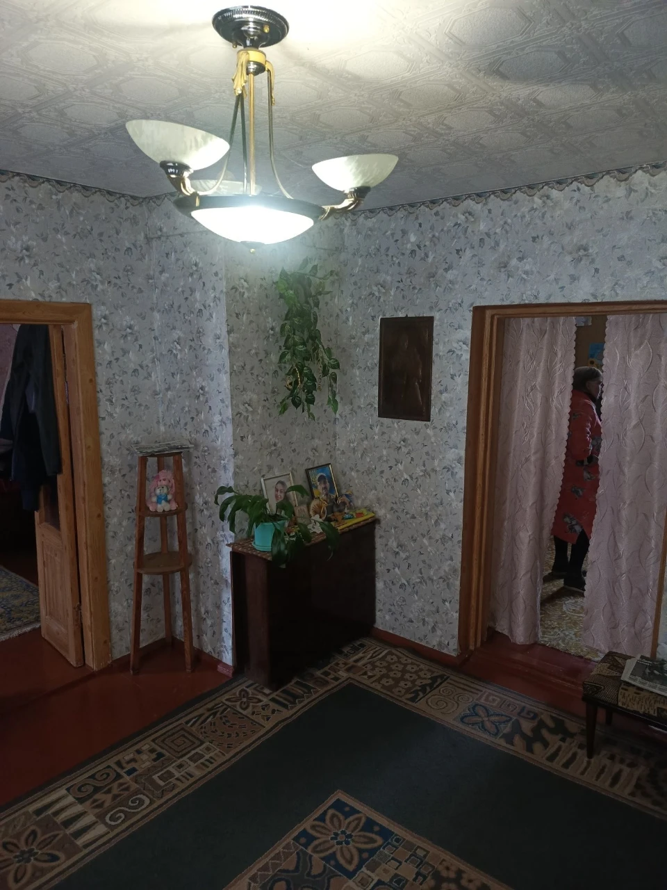 Продаж квартири 68 м² із зем. ділянкою  в Мені