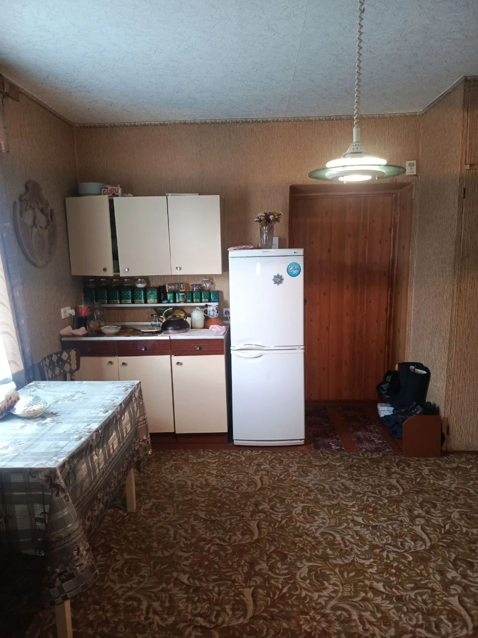 Продаж квартири 68 м² із зем. ділянкою  в Мені