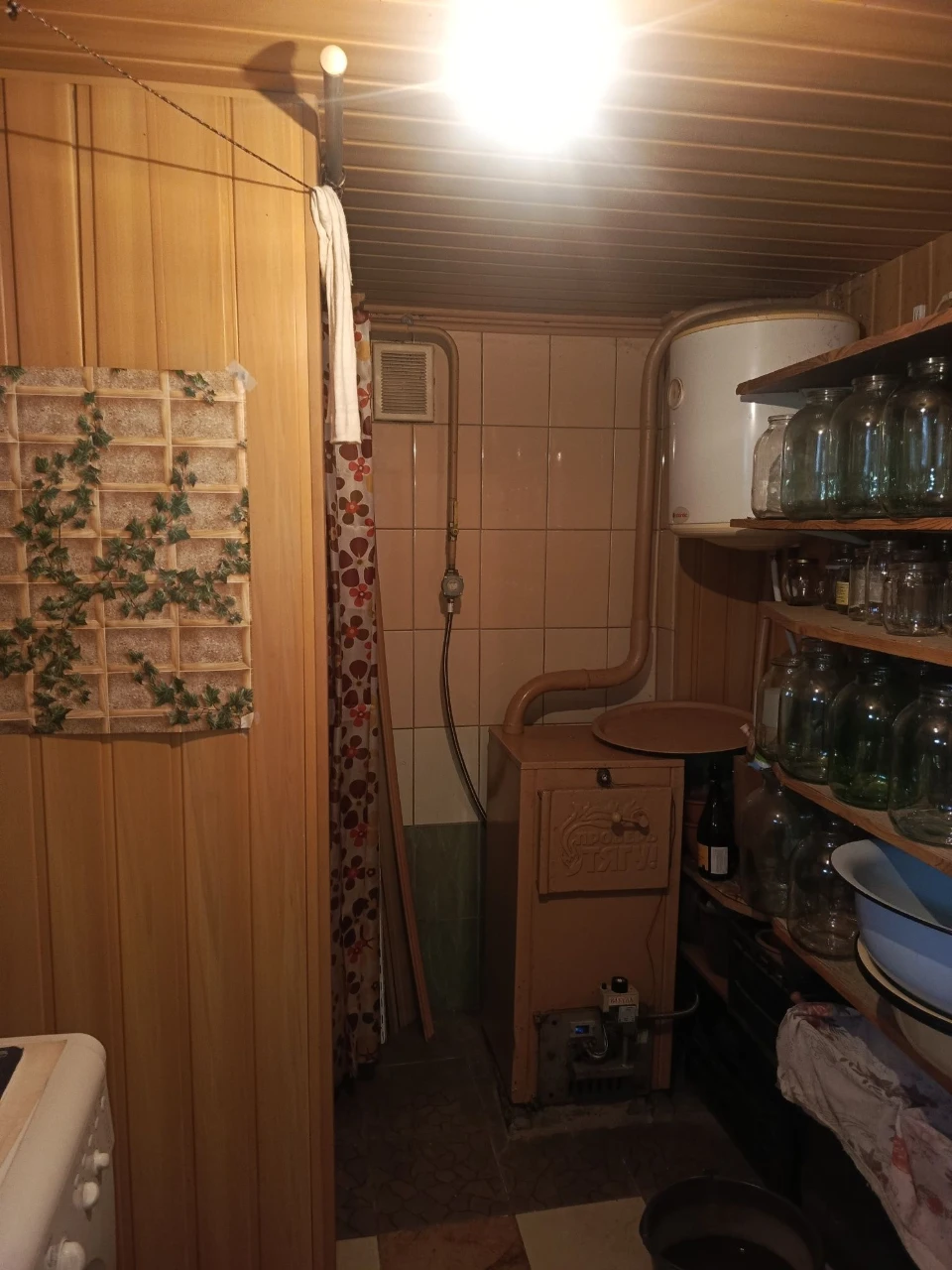 Продаж квартири 68 м² із зем. ділянкою  в Мені