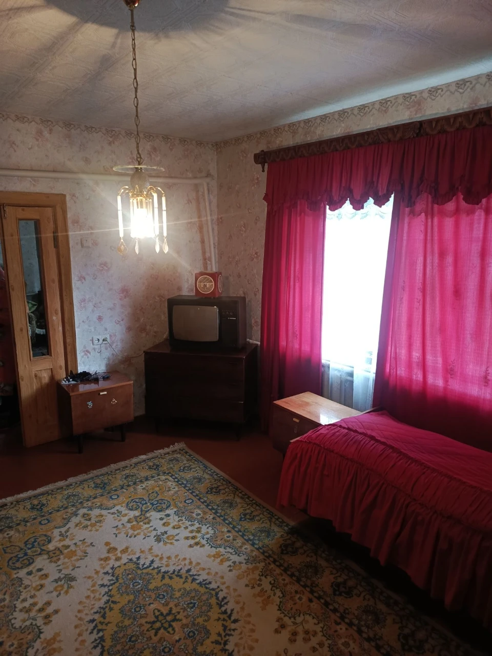 Продаж квартири 68 м² із зем. ділянкою  в Мені