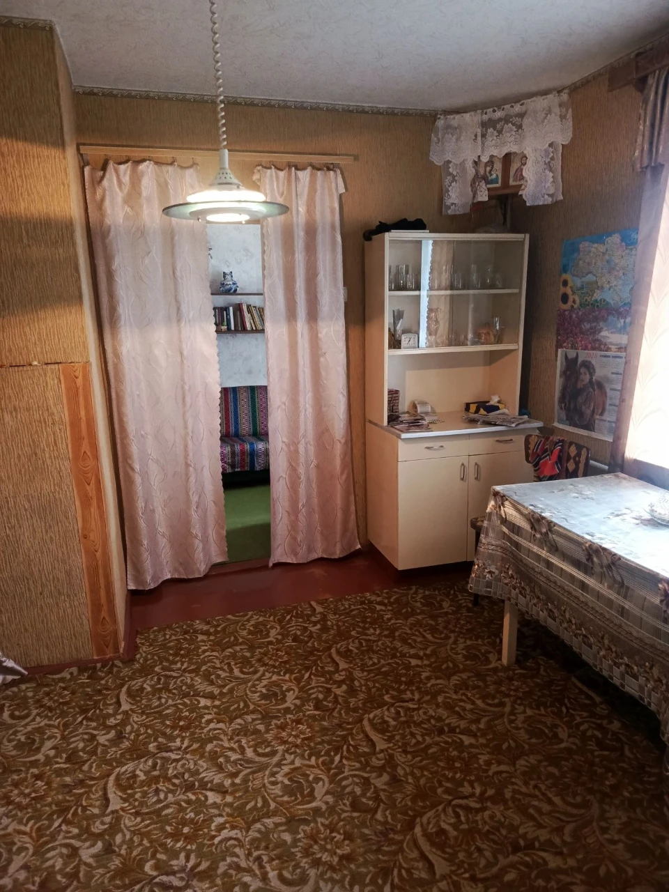 Продаж квартири 68 м² із зем. ділянкою  в Мені