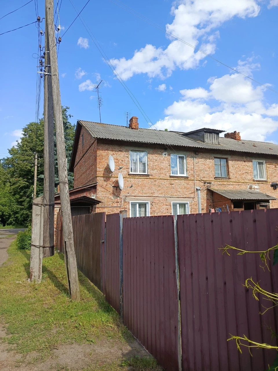 Продаж квартири 68 м² із зем. ділянкою  в Мені