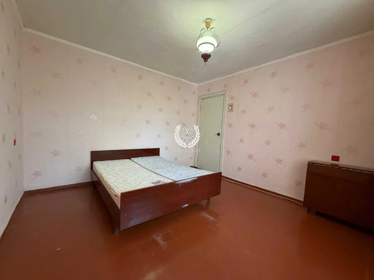 Продам 3- ри кімнатну квартиру в м. Мена (вул. Корольова)