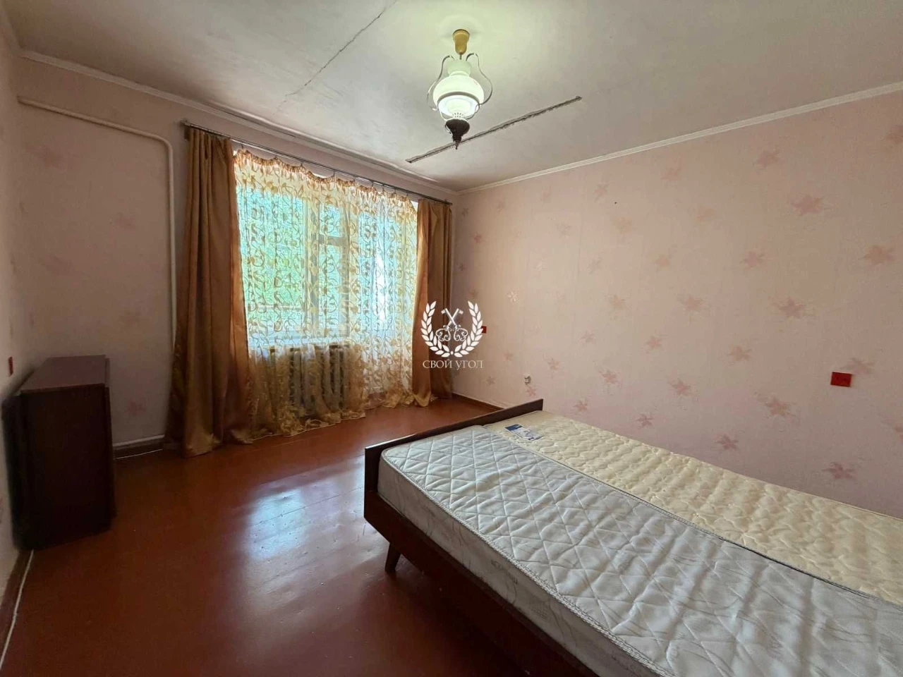 Продам 3- ри кімнатну квартиру в м. Мена (вул. Корольова)