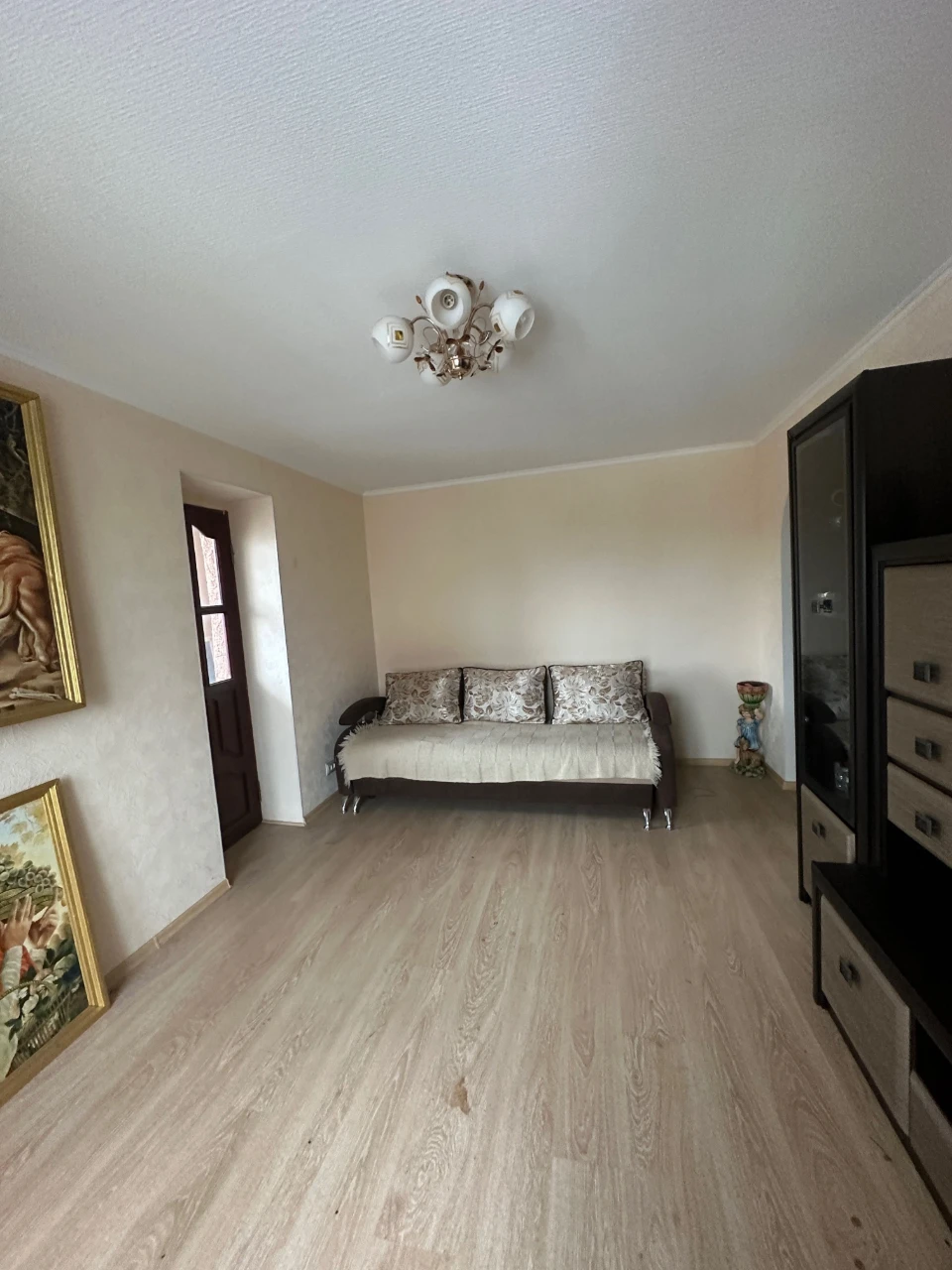 Apartment with renovated interior, Novgorod-Seversky