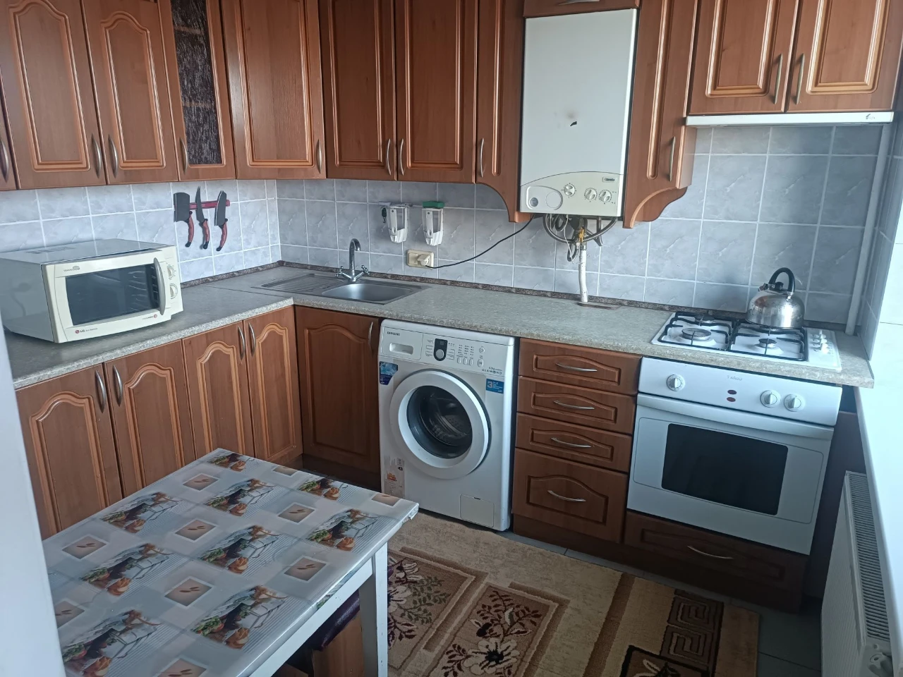 Продам 2-кімнатну квартиру 43 м² з індивідуальним газовим оп