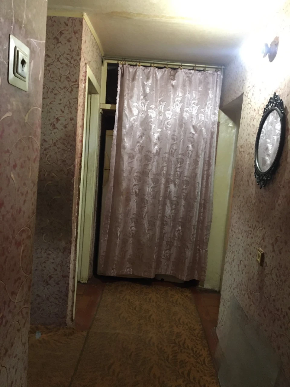 Spacious 2-bedroom apartment for sale on V. Chornovola Street
