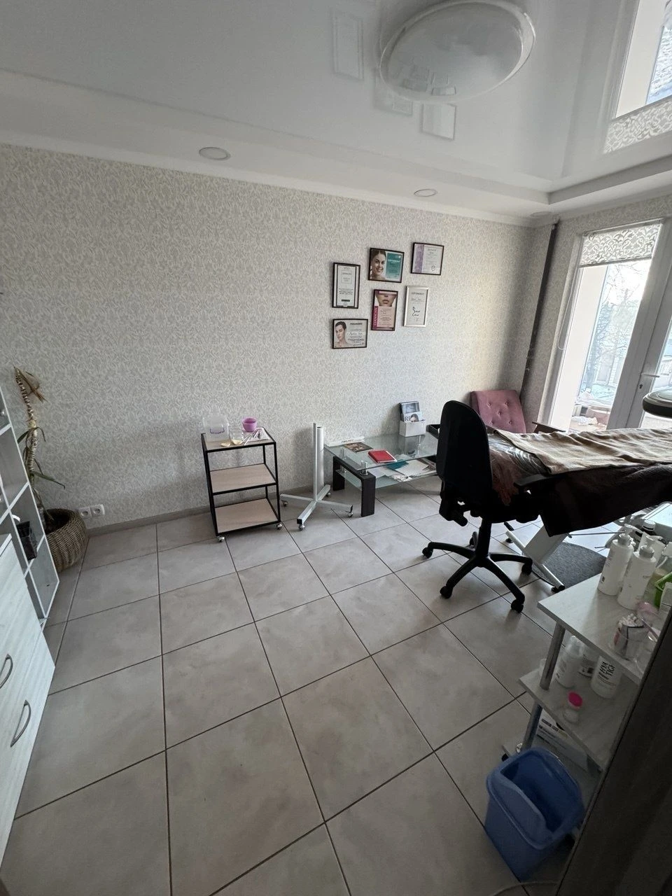 Sale of a 2-bedroom apartment in the city center, possible t
