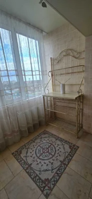 Продам трикімнатну квартиру в центрі міста