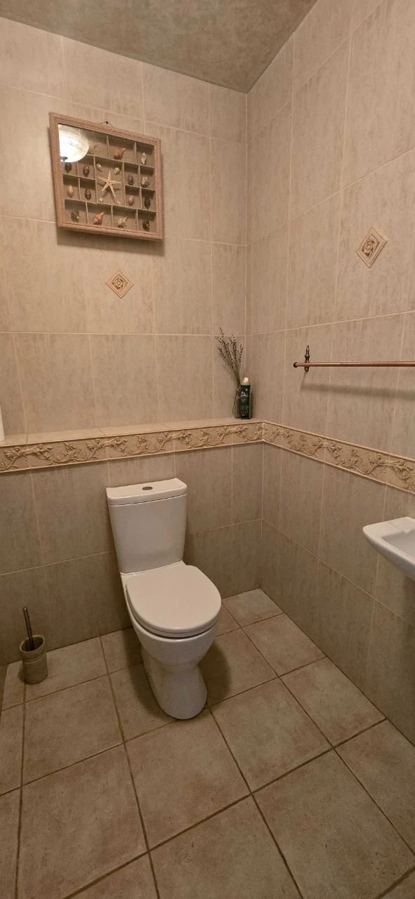 Продам трикімнатну квартиру в центрі міста