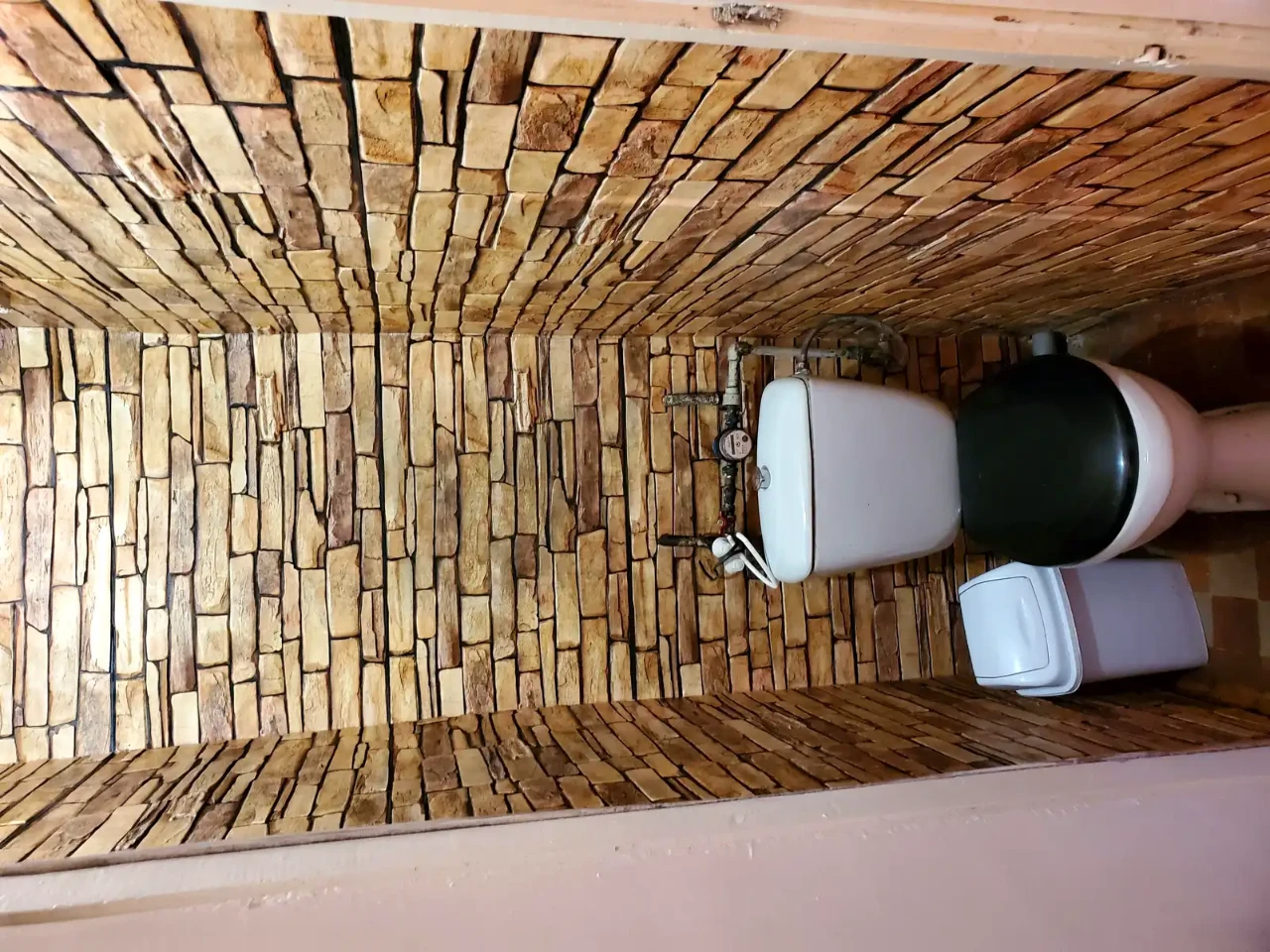 Продаж квартири 3-кімн. 57 м² 2/5 пов.