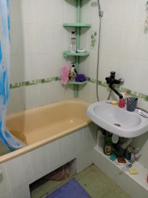 Продається 2 кімнатна квартира в центральній частині м. Гайс