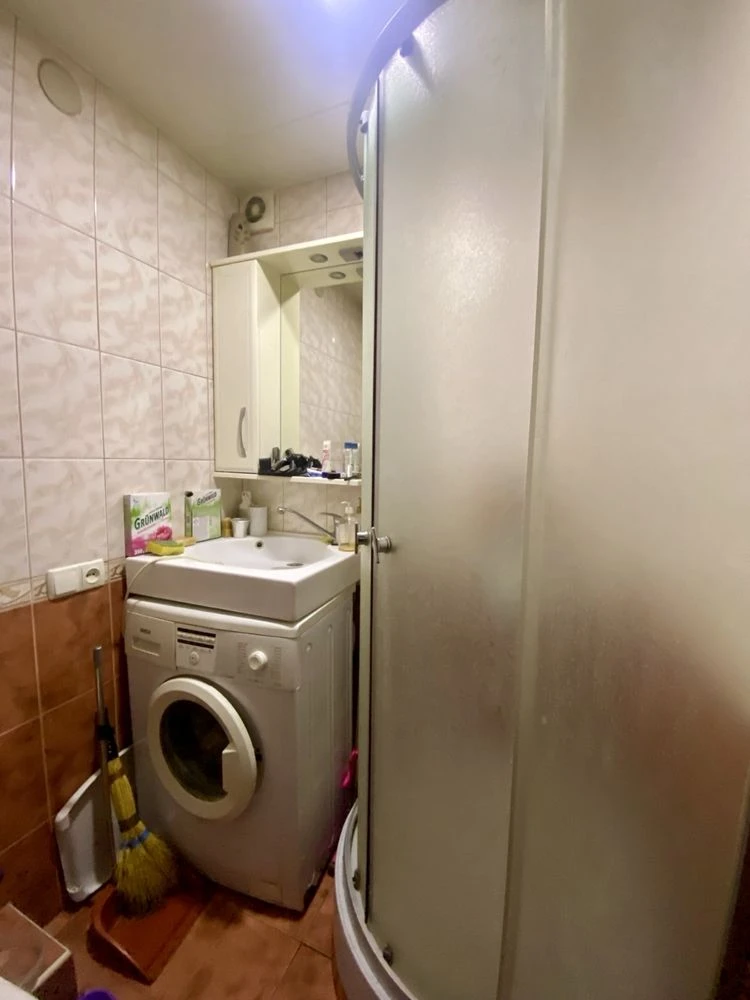 Продається 1-кімнатна квартира 29,3 м² на Ватутіна — 2 поверх