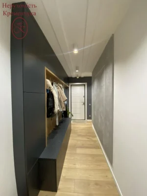 3-room apartment for sale in the city center with renovation — possible