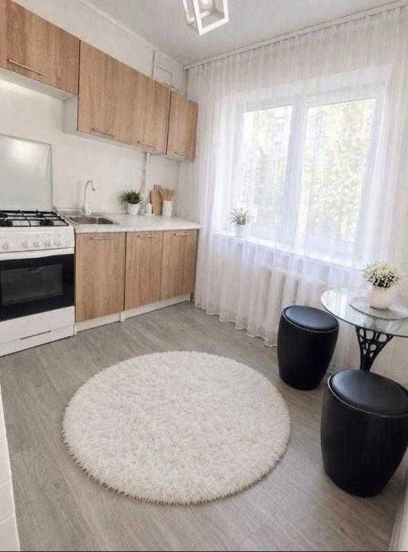 Продам 1 кім кв центр Спартак