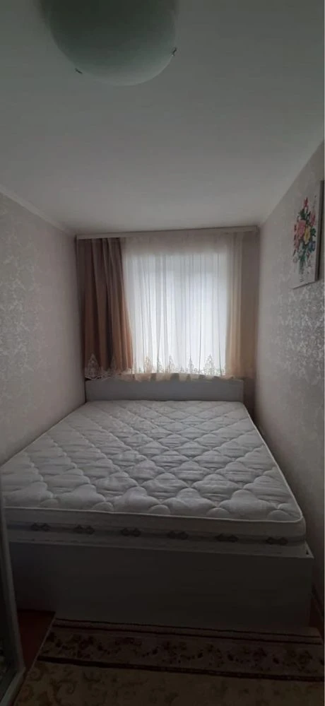 Продається 3-кімнатна квартира в центрі, 2-й поверх