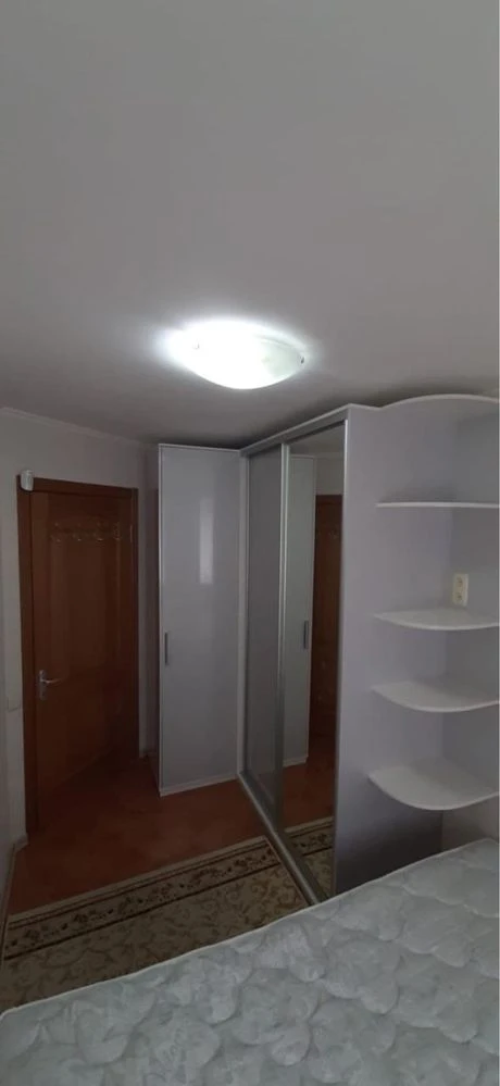 Продається 3-кімнатна квартира в центрі, 2-й поверх